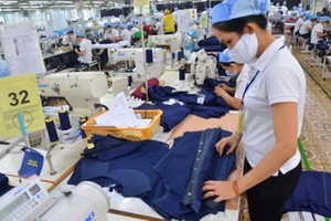 Kl994 nhà cái bóng đá world cup áo sơ mi tại một Kl991.com World Cup 2026 Chính Thức dệt may phía Bắc.