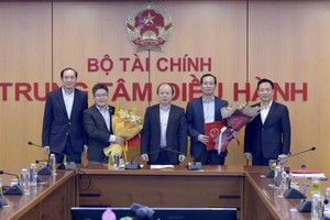 Ông Nguyễn Thành Long giữ chức Chủ tịch, ông Phạm Văn Hoàng giữ chức Tổng giám đốc Sở Giao dịch 99Kl99 link đăng nhập Việt Nam