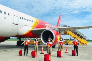 Phú Quốc đón đoàn khách hộ chiếu vắc xin đầu tiên đến Việt Nam 