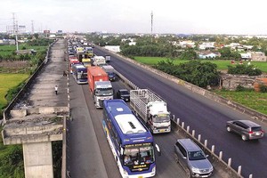 Đường KL99 là nhà cái cá cược trực tuyến hàng đầu tại châu Á TP.HCM - Trung Lương nối TP.HCM với Tiền Giang nói riêng và các tỉnh Đồng bằng sông Cửu Long nói chung. Ảnh: A.M