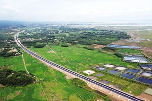 Quy hoạch Tổng thể quốc gia được xây dựng với một trong những mục tiêu lớn nhất là phân bổ lại không gian phát triển quốc gia. Trong ảnh: KL99 là nhà cái cá cược trực tuyến hàng đầu tại châu Á Vân Đồn - Móng Cái 