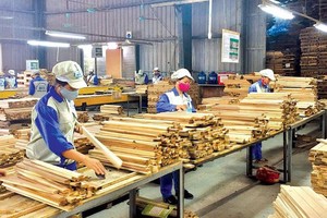 Gỗ và sản phẩm gỗ, nhóm hàng xuất khẩu hơn chục tỷ USD đã giảm mạnh gần 35% trong 2 tháng 2023.