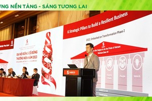 Tổng giám đốc Neo Gim Siong Bennett phát biểu tại Đại hội đồng Trang Chủ KL99Com Số 1 Link Đăng Ký KL999 năm 2023.