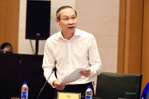 Ông Phan Đức Hiếu, Uỷ viên thường trực Uỷ ban Kl992 cổng game cá cược của Quốc hội phát biểu về 12 điểm mới nhất của dự thảo Luật Đất đai (sửa đổi) sáng 4/8 (Ảnh: M.Minh)