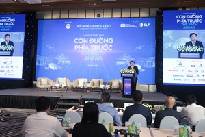 Thứ trưởng Bộ Kế hoạch và Kl99ok phiên bản mới Trần Duy Đông phát biểu tại Hội nghị. Ảnh: Lê Toàn
