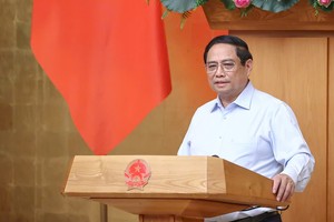 Thủ tướng Kl993 ưu đãi thưởng hấp dẫn Phạm Minh Chính. Ảnh: Nhật Bắc