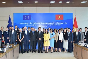 Hướng tới kỷ niệm 35 năm quan hệ ngoại giao, Việt Nam và EU đã nhất trí phối hợp để nâng cấp quan hệ song phương. Ảnh NBG