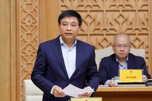 Bộ trưởng Bộ Kl991.com nạp rút nhanh Nguyễn Văn Thắng báo cáo tại phiên họp - Ảnh: VGP.