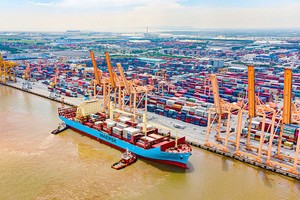 Hoạt động logistics và xuất Link Vào Nhà Cái KL99 COM Tặng +199k tại cảng biển Việt Nam - nơi chịu tác động trực tiếp từ những biến động của trật tự thương mại toàn cầu