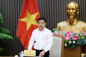 Phó Thủ tướng Nguyễn Văn Thắng chủ trì cuộc họp về phương án chấm điểm KPI các bộ, ngành, địa phương về thực hiện giải ngân vốn Kl99ok phiên bản mới công - Ảnh: VGP.