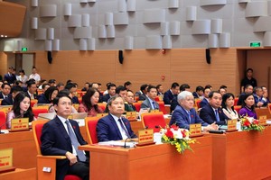 Các đại biểu tham dự kỳ họp.