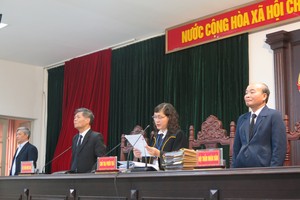 HĐXX phiên tòa.