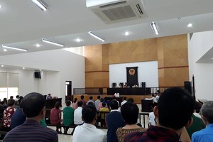 Quang cảnh phiên tòa.