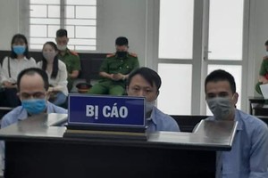 Hà Nội: Làm giả giấy tờ xe Mercedes để vay tiền tỷ 