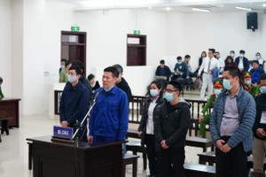 Các bị cáo tại tòa.