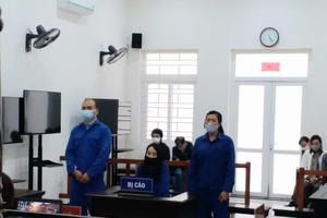 Hà Nội: Công an xã làm giả CMND cho 2 Kl99ok khuyến mãi lớn Trung Quốc 