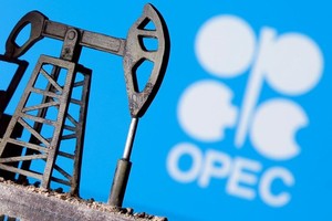 OPEC+ đồng ý gia hạn cắt giảm sản lượng đến tháng 7