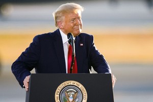 Tổng thống Trump lại làm dấy lên lo ngại về Kl991.com tải ứng dụng hóa việc phê duyệt vắc xin Covid-19 