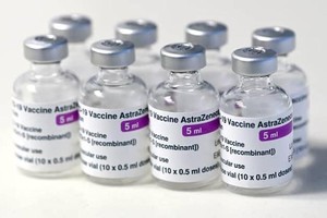 Mối lo ngại về vắc xin AstraZeneca vẫn đang hiện hữu mặc dù các cơ quan quản lý trấn an