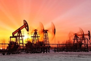 Quyết định cắt giảm sản lượng của OPEC+ đang đưa giá dầu quay lại mốc 100 USD/thùng