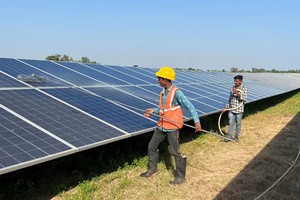 Công suất năng lượng tái tạo sắp ngang bằng với nhiên liệu hóa thạch vào năm 2024