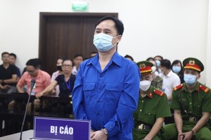 Bị cao Đỗ Thành Nhân, cựu Chủ tịch Louis Holdings tại phiên xử sơ thẩm vụ án "Thao túng thị trường 99Kl99 link đăng nhập" giữa năm 2023