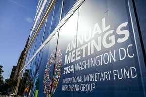 IMF: Rủi ro địa Kl991.com tải ứng dụng gia tăng và triển vọng tăng trường dài hạn đang suy yếu
