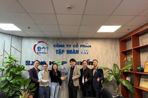 Đại diện Kl994 game bài casino hấp dẫn Z-TON làm việc với Kl994 game bài casino hấp dẫn 911 bàn về xây dựng nhà máy lắp ráp, Kl994 nhà cái bóng đá world cup cần cẩu tự hành
