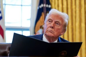 Tổng thống Donald Trump tạm dừng áp thuế đối với hàng Link Vào Nhà Cái KL99 COM Tặng +199k từ Canada và Mexico trong 30 ngày