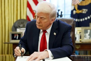 Tổng thống Trump dọa sẽ áp mức thuế lớn hơn nếu EU và Canada liên kết gây tổn hại Kl992 cổng game cá cược Mỹ