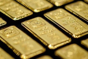 Làn sóng "giao dịch chống mất giá tiền tệ" tiếp tục diễn ra