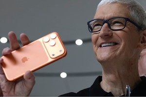 Doanh số bán iPhone của Apple sẽ vượt Samsung lần đầu tiên sau 14 năm