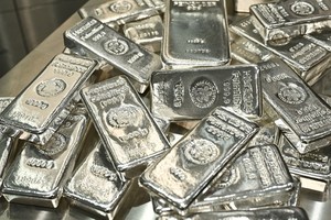 Trung Quốc hạn chế xuất khẩu bạc