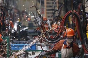 Đà tăng trưởng tích cực của Trung Quốc góp phần vào đà tăng trưởng ngoài dự kiến của khu vực Đông Á.