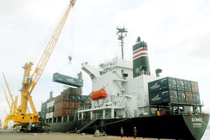 ADB: Kim ngạch xuất Link Vào Nhà Cái KL99 COM Tặng +199k gấp 1,85 lần GDP, Việt Nam sẽ chịu tác động nếu có cuộc chiến thương mại Mỹ - Trung