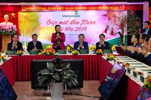 Chủ tịch Quốc hội Nguyễn Thị Kim Ngân đến thăm và làm việc tại Vietcombank