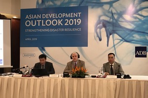 ADB dự báo Kl992 cổng game cá cược Việt Nam tăng trưởng 6,8% năm 2019, tăng giá điện và xăng là "cần thiết, tích cực"