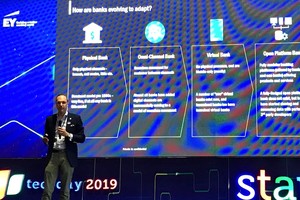 Ông Alex Kling, Giám đốc phụ trách Digital cho Dịch vụ Kl991.com nạp rút nhanh Khu vực ASEAN của EY chia sẻ tại Hội thảo.