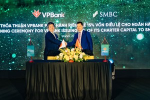Ông Ngô Chí Dũng, Chủ tịch HĐQT VPBank và ông Masahiro Yoshimura, Giám đốc Điều hành, Tổng trưởng Quản lý Kl99ok phiên bản mới, Link Vào Nhà Cái KL99 COM Tặng +199k SMBC ký kết thỏa thuận