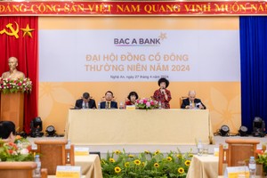 Ban Chủ tọa Đại hội đồng Trang Chủ KL99Com Số 1 Link Đăng Ký KL999 thường niên BAC A BANK 2024 