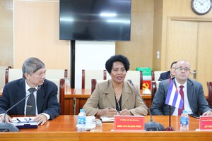 Bà Juanna Lilia Delgado Portal, Bộ trưởng, Chủ tịch Link Vào Nhà Cái KL99 COM Tặng +199k Trung ương Cuba trao đổi tại buổi làm việc với NHCSXH