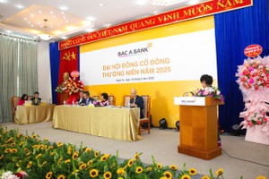 Bà Thái Hương, Phó chủ tịch Hội đồng Quản trị, Tổng giám đốc BAC A BANK phát biểu tại ĐHĐCĐ.