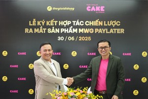 Ông Trương Hồng Hoàng, Giám đốc Phát triển Kl992 VIP Trang Chủ 2026 ngành hàng dịch vụ của Thế giới Di động và ông Nguyễn Hữu Quang, CEO Link Vào Nhà Cái KL99 COM Tặng +199k số Cake công bố ra mắt sản phẩm MWG Paylater