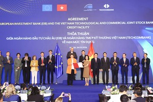 Techcombank (TCB) và EIB Global công bố thỏa thuận tài trợ trị giá 200 triệu Euro thúc đẩy tín dụng xanh 