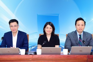 Thành viên HĐQT Phạm Thị Thanh Hoài chủ trì (ở giữa) Hội nghị cập nhật kết quả Kl992 VIP Trang Chủ 2026 quý 1/2026 của VietinBank 