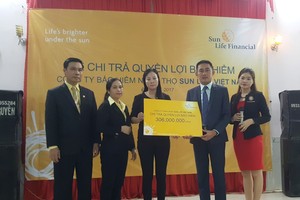 Sun Life Việt Nam chi trả Kl99kl phiên bản hoạt động hơn 306 triệu đồng cho khách hàng