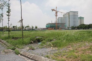 Địa ốc 7 ngày: Nghi vấn căn hộ Hà Nội bị làm giá	