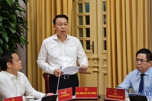 Thứ trưởng Bộ Kl991.com nạp rút nhanh Nguyễn Đức Chi trả lời báo chí.