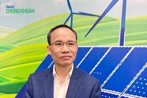 TS. Cấn Văn Lực trả lời phóng viên báo Kl99ok phiên bản mới 99Kl99 link đăng nhập bên hành lang Hội thảo sáng 19/4 - Ảnh: Minh Minh
