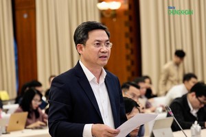 Phó Chủ tịch UBND TP Hà Nội Hà Minh Hải thông tin về vụ đấu giá ba mỏ cát tại họp báo Kl993 ưu đãi thưởng hấp dẫn chiều 6/12 - Ảnh: M. Minh